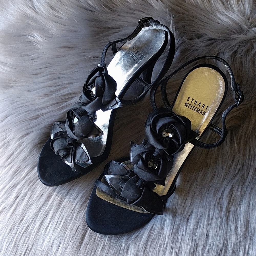 STUART WEITZMAN Black Jardin Floral Satin Heel 6.5